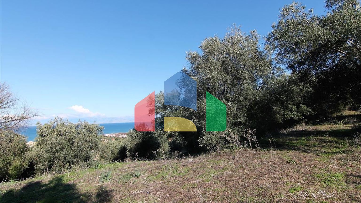 Продаж - Земельна ділянка 41000 m² на о. Корфу