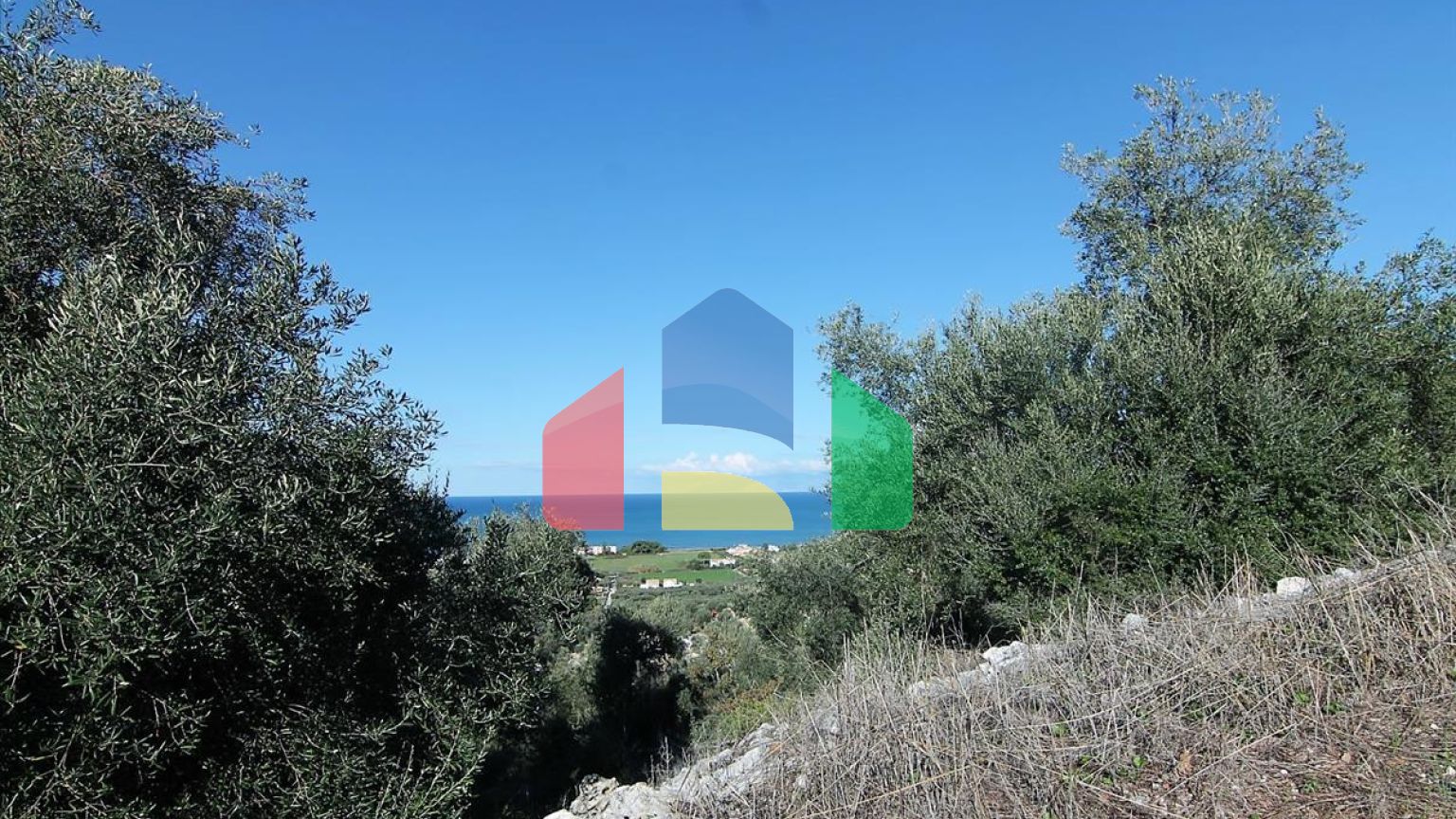 Продаж - Земельна ділянка 41000 m² на о. Корфу