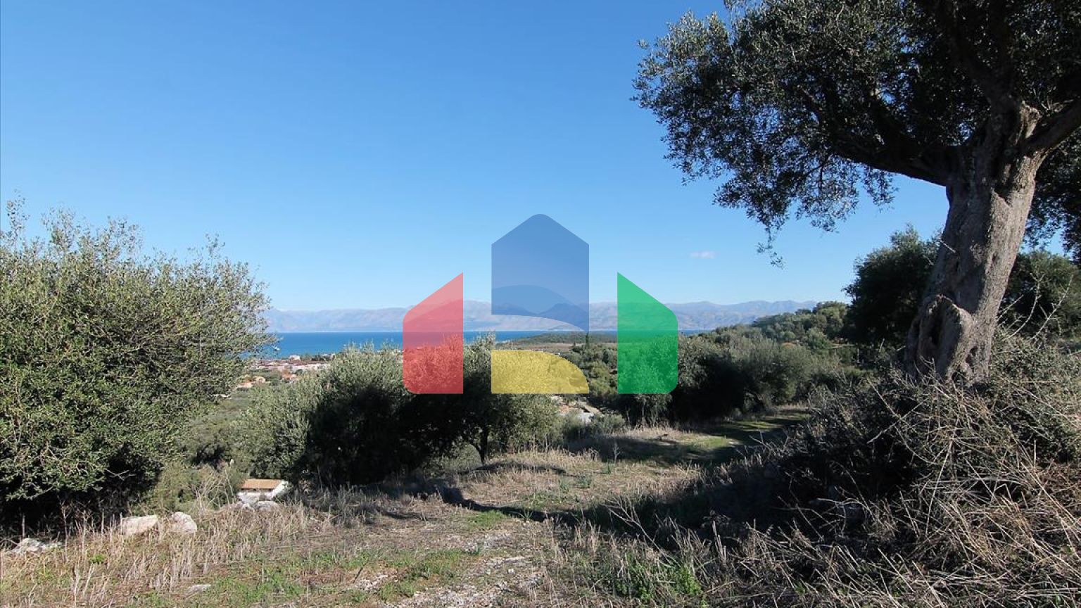 Продаж - Земельна ділянка 41000 m² на о. Корфу