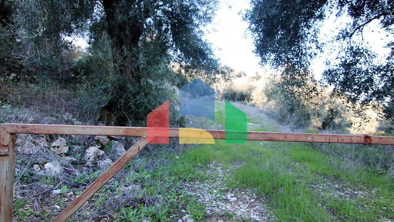 Продаж - Земельна ділянка 41000 m² на о. Корфу