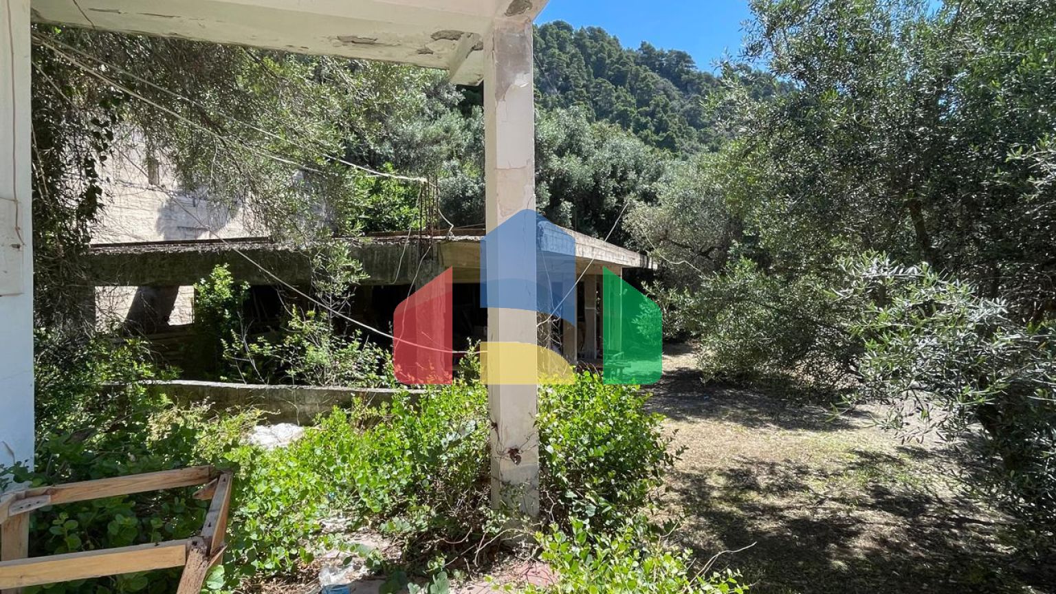 Продаж - Будівля 400 m² на о. Корфу