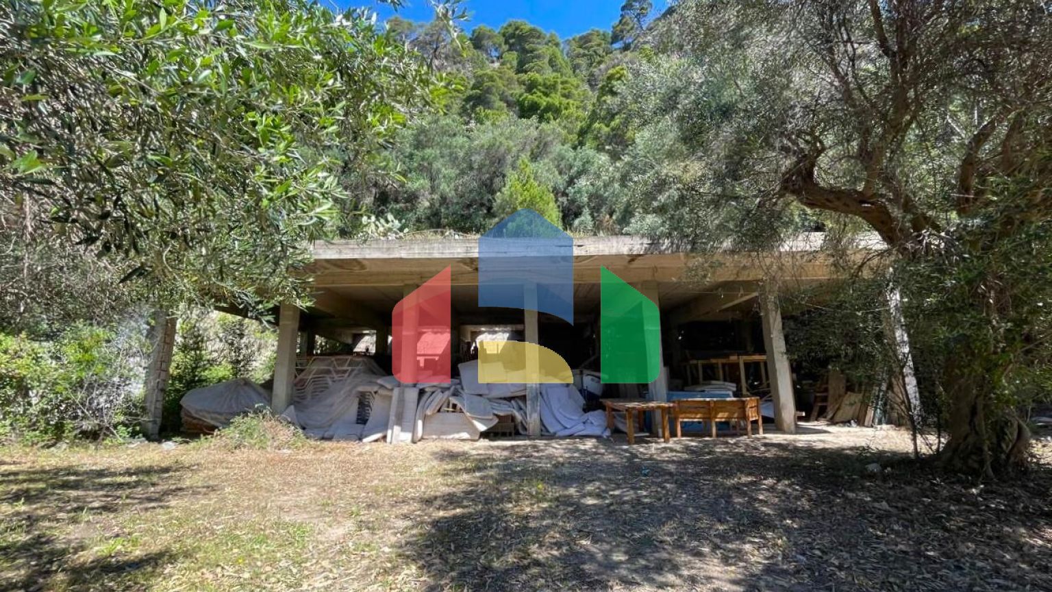 Продаж - Будівля 400 m² на о. Корфу