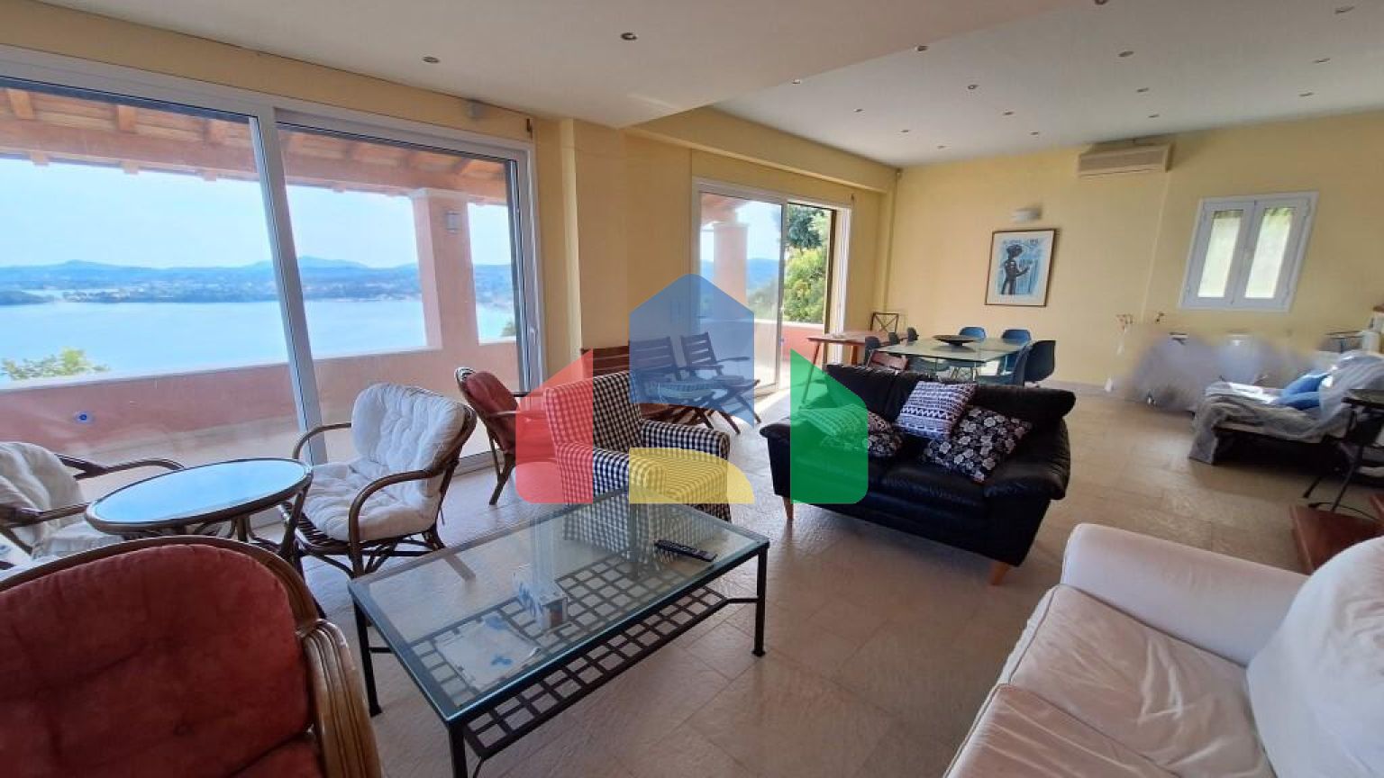 Продаж - Котедж 302 m² на о. Корфу