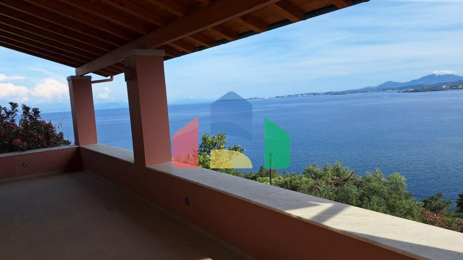 Продаж - Котедж 302 m² на о. Корфу