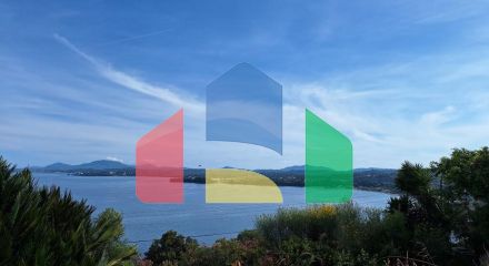 Продаж - Котедж 302 m² на о. Корфу