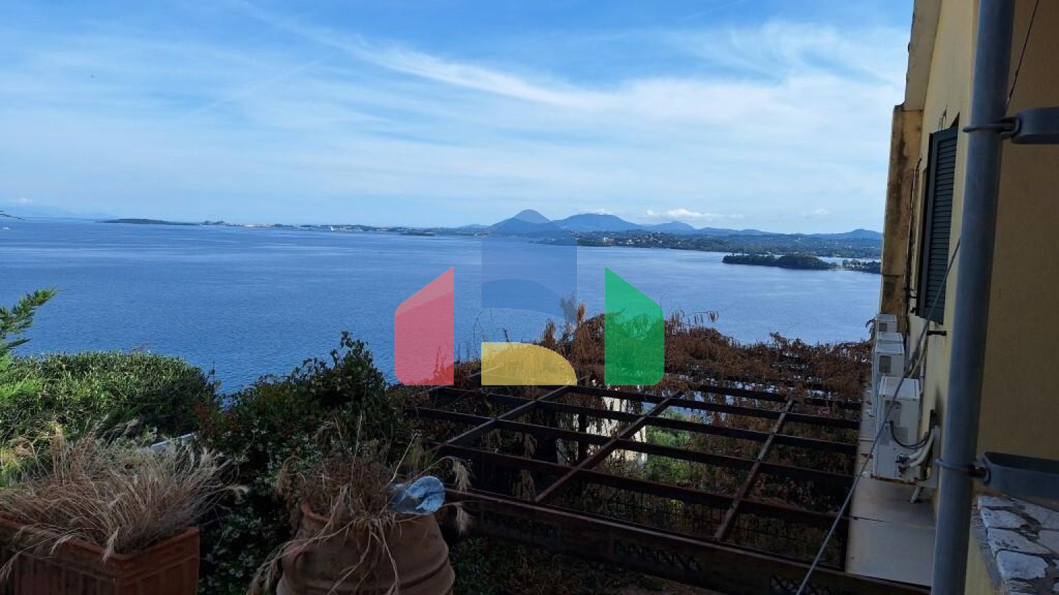 Продаж - Котедж 302 m² на о. Корфу