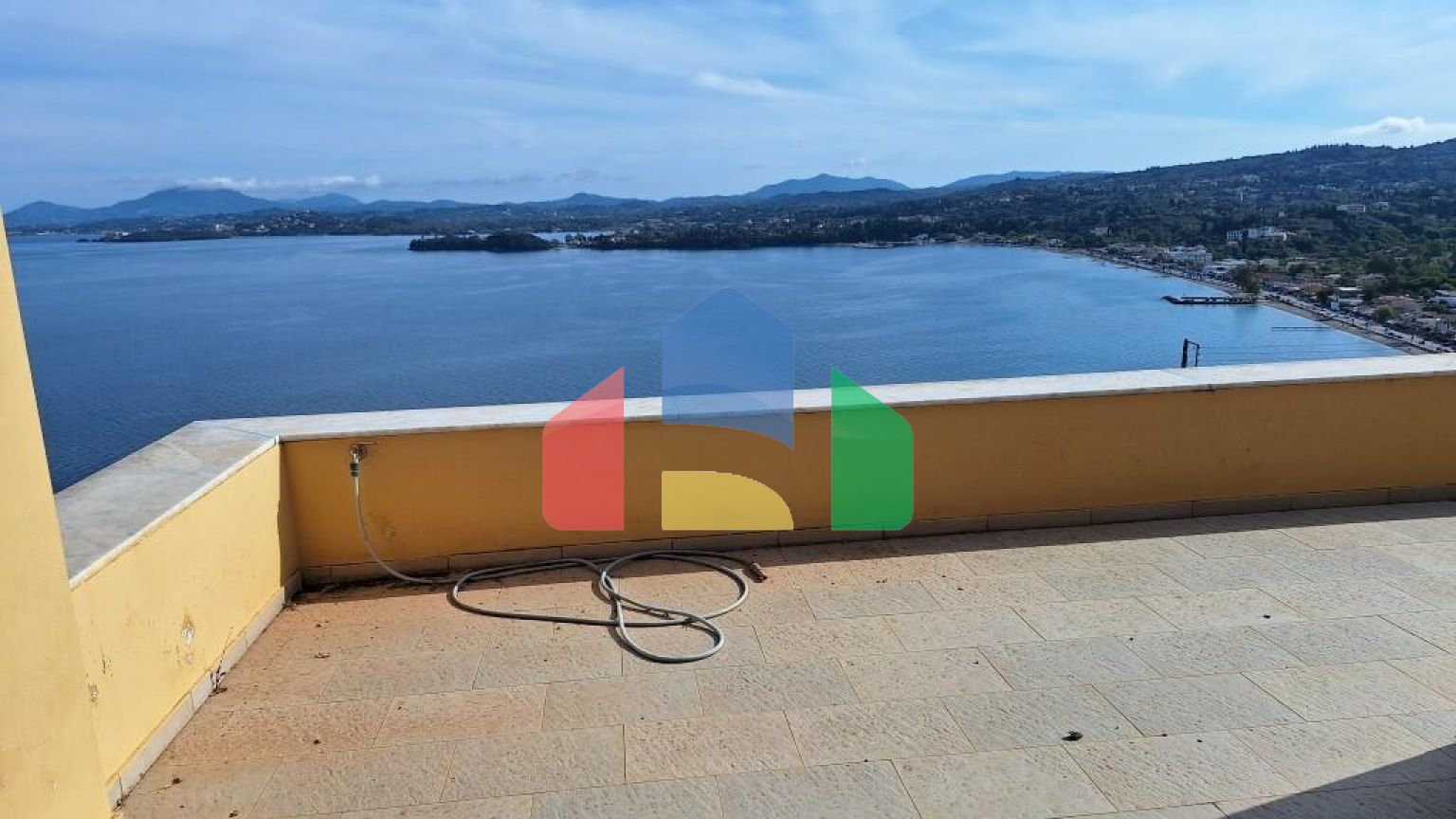 Продаж - Котедж 302 m² на о. Корфу