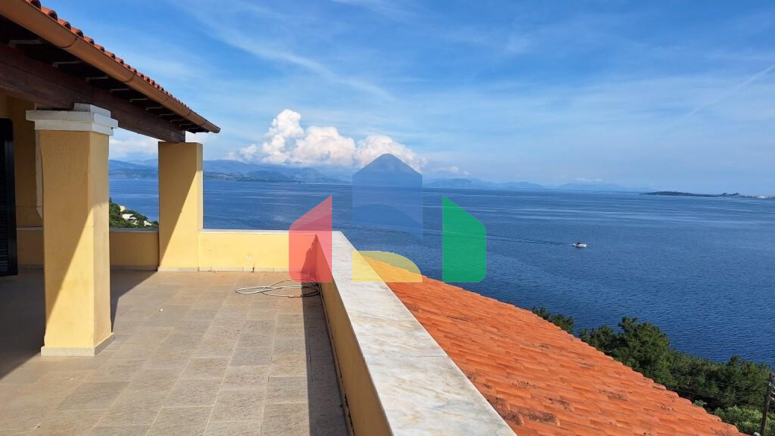 Продаж - Котедж 302 m² на о. Корфу