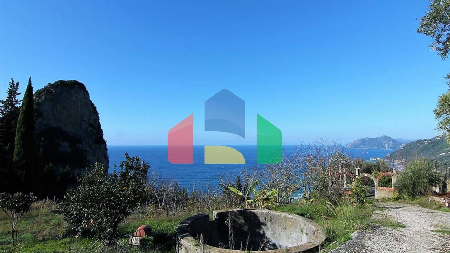 Продажа - Земельный участок 7836 m² на о. Корфу