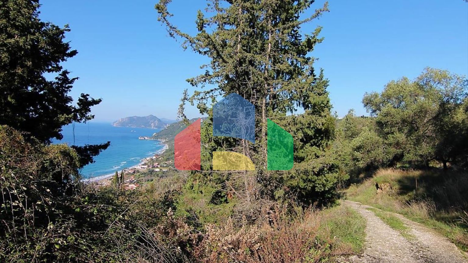 Продажа - Земельный участок 7836 m² на о. Корфу