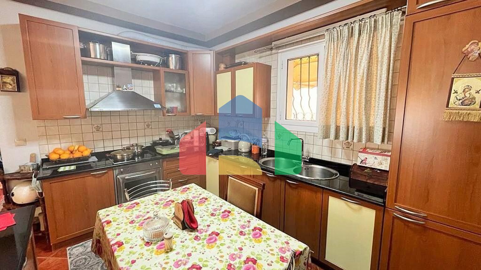 Продаж - Котедж 257 m² на о. Корфу