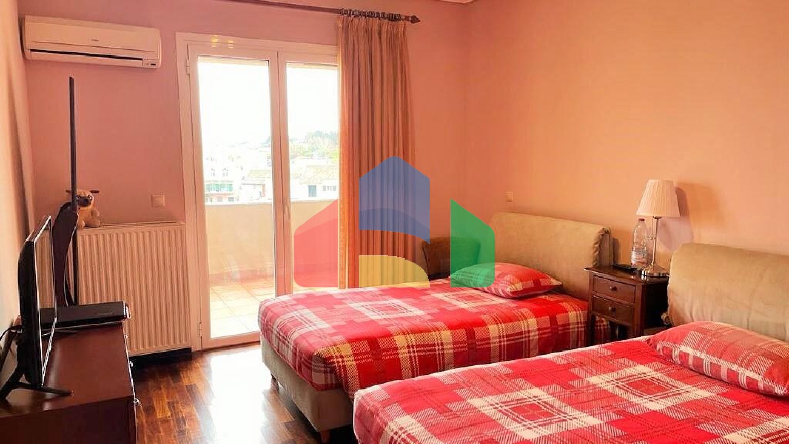 Продаж - Котедж 257 m² на о. Корфу