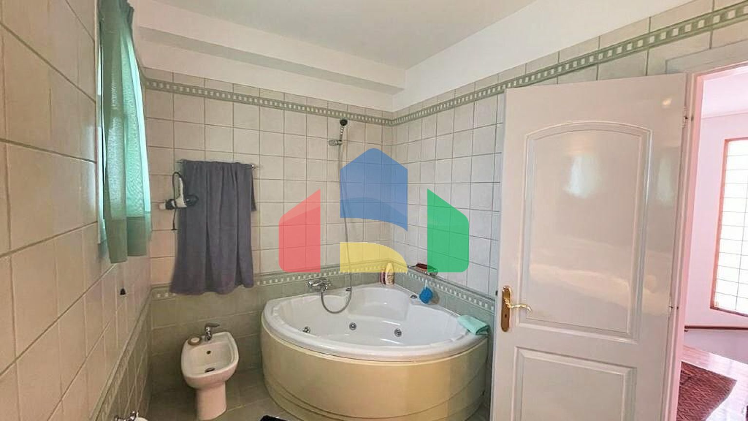 Продаж - Котедж 257 m² на о. Корфу