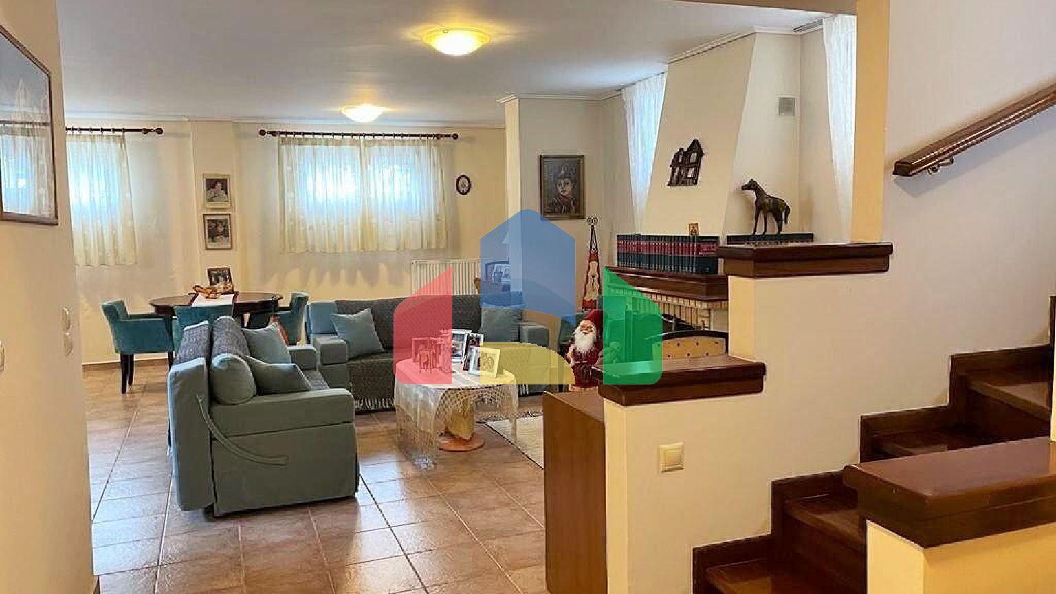 Продаж - Котедж 257 m² на о. Корфу