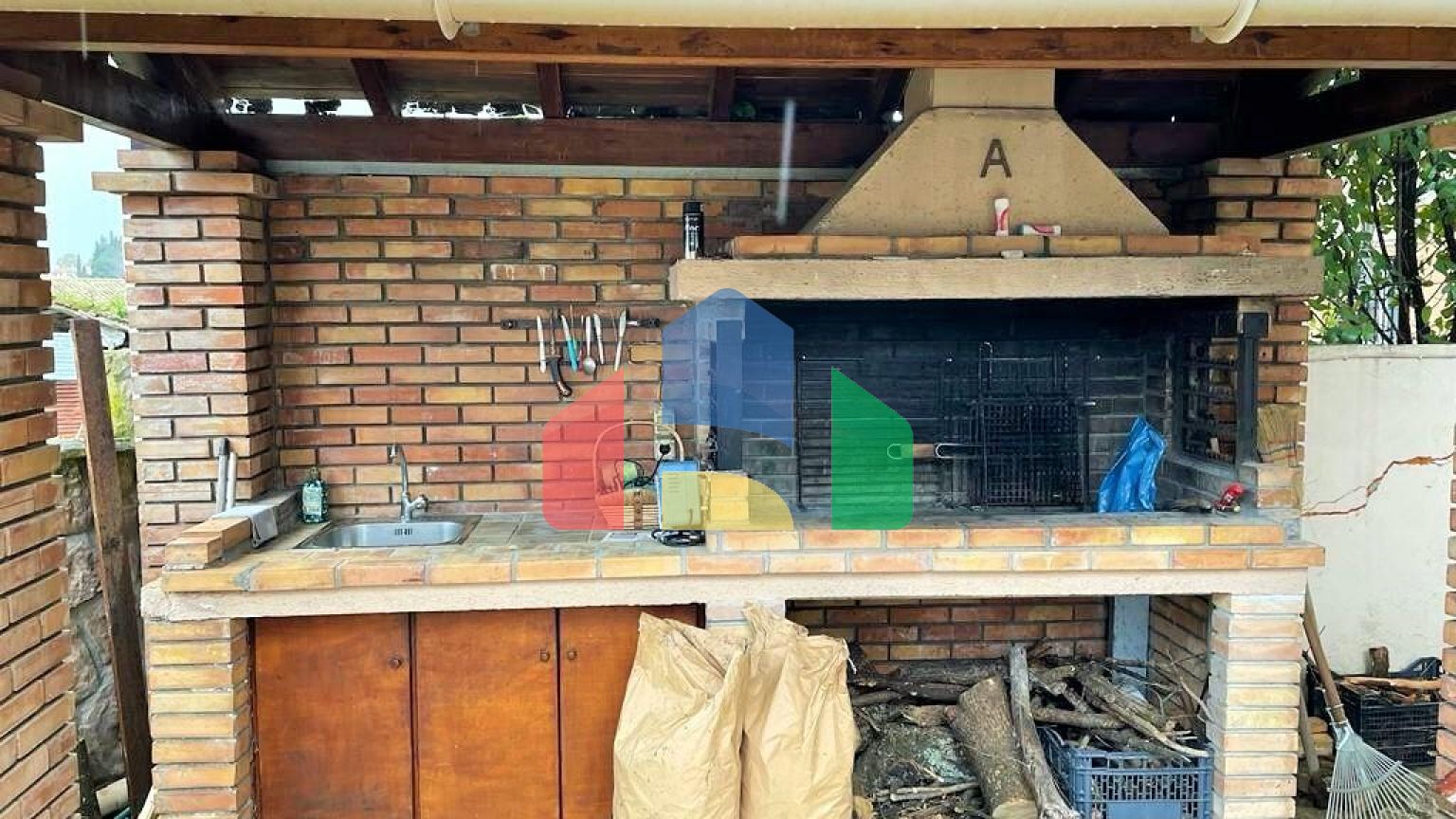 Продаж - Котедж 257 m² на о. Корфу