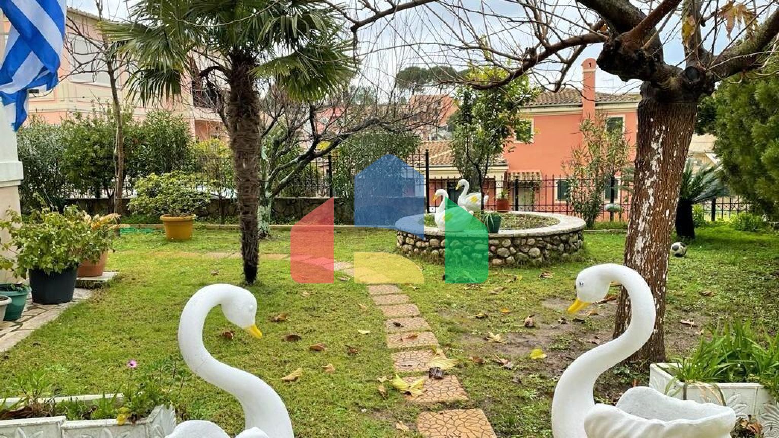 Продаж - Котедж 257 m² на о. Корфу