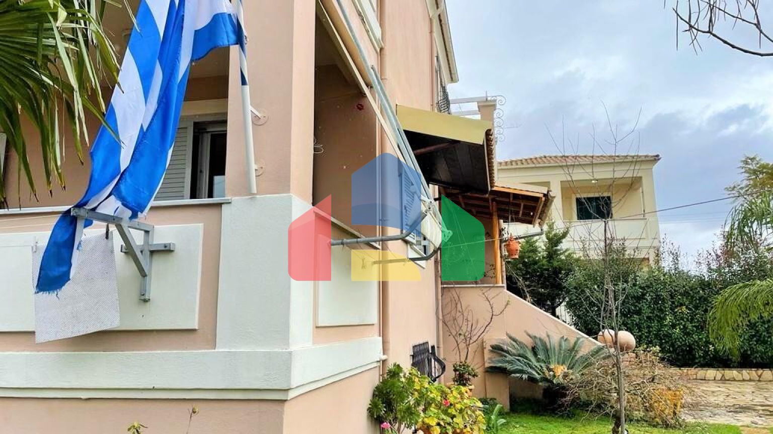 Продаж - Котедж 257 m² на о. Корфу