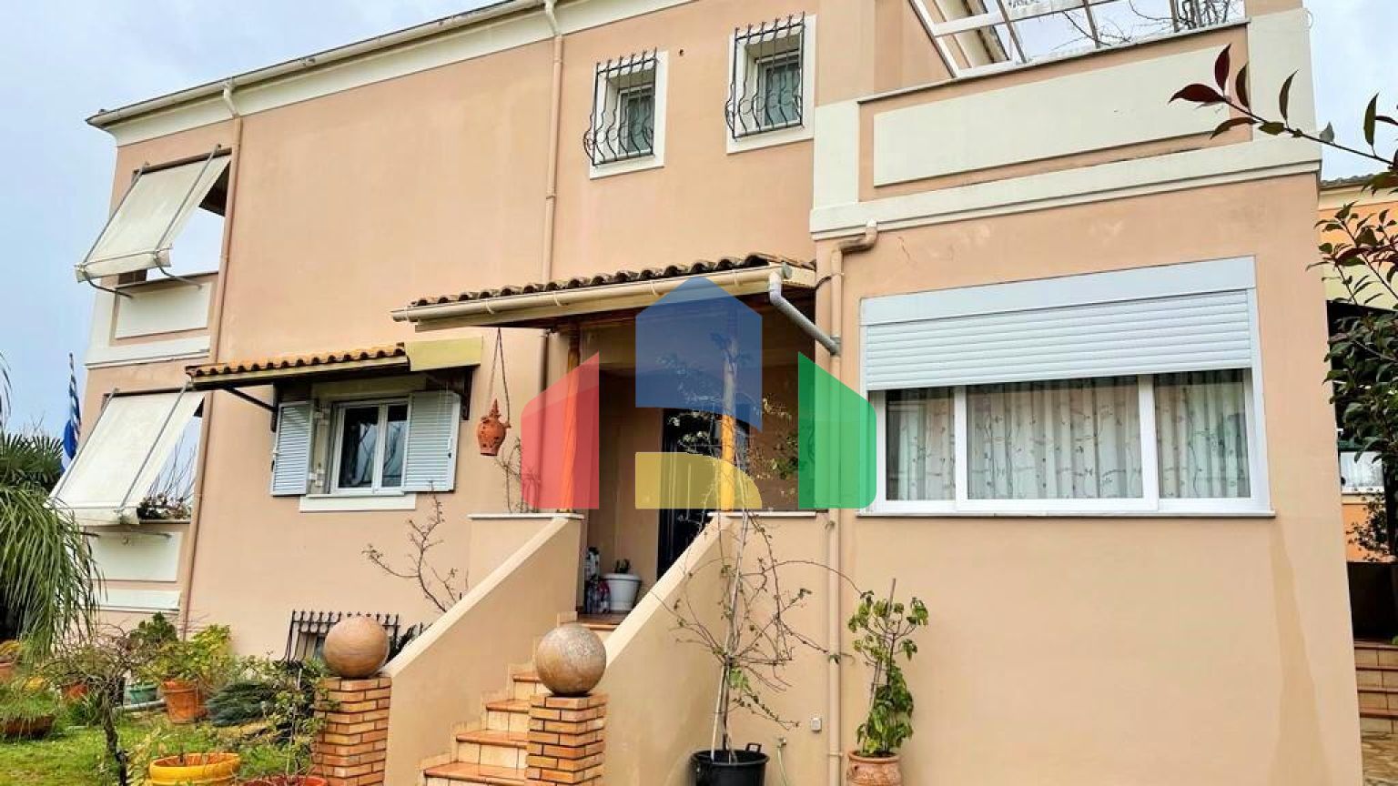 Продаж - Котедж 257 m² на о. Корфу