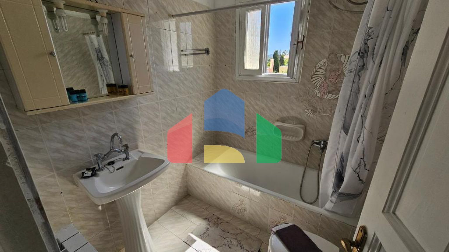 Продаж - Готель 800 m² на о. Корфу