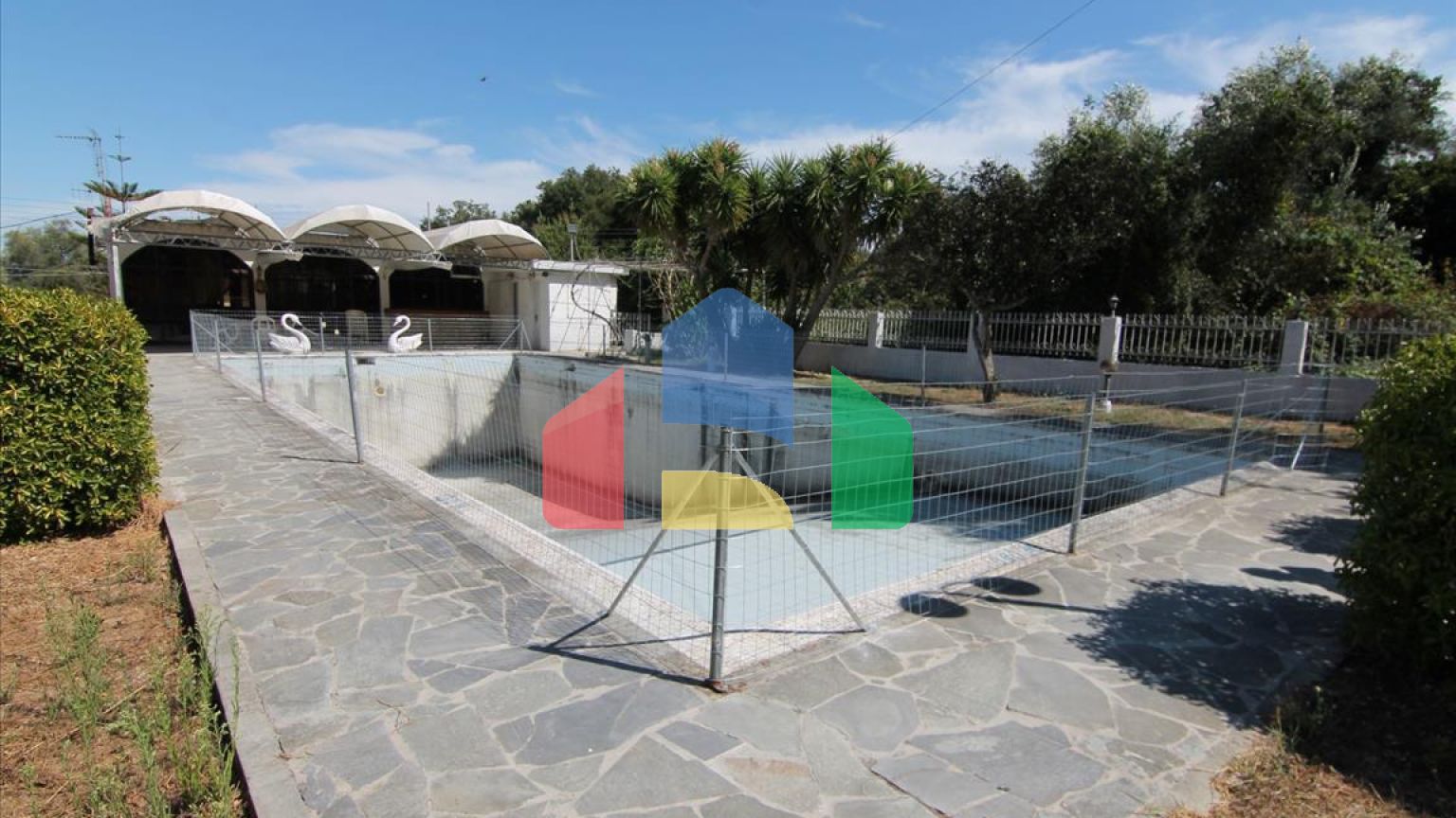 Продаж - Готель 300 m² на о. Корфу