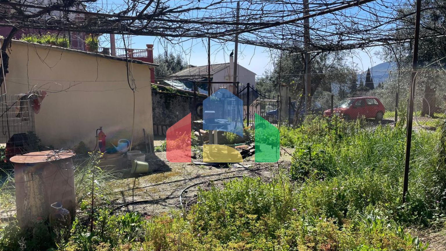 Продаж - Котедж 150 m² на о. Корфу