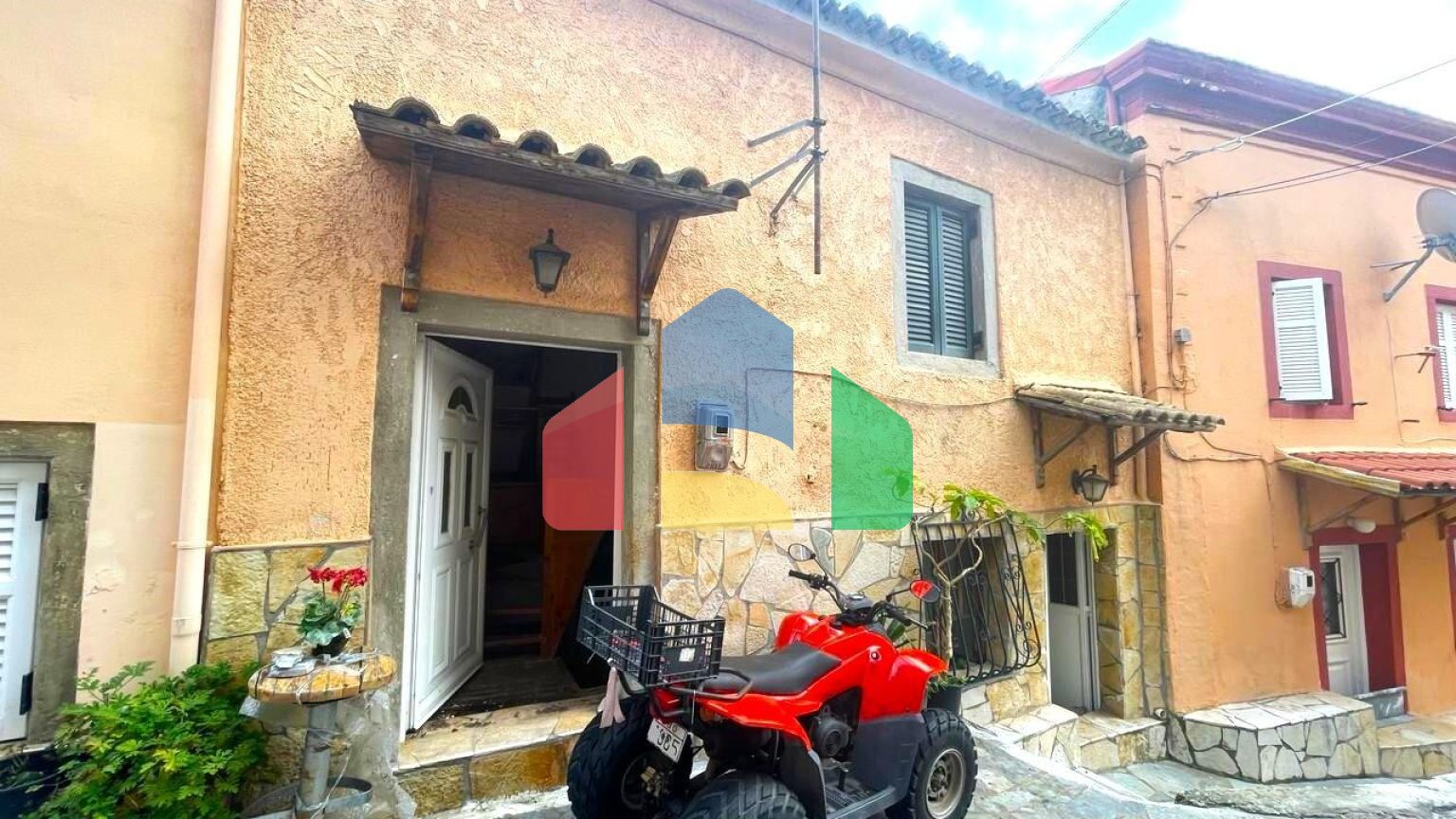 Продаж - Таунхаус 80 m² на о. Корфу