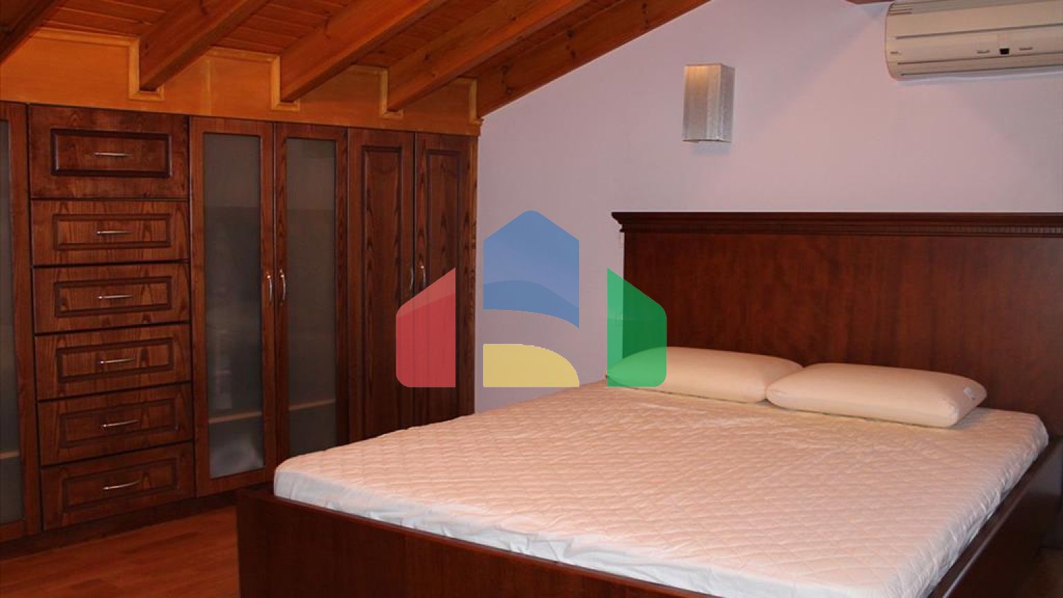 Продаж - Готель 640 m² на о. Корфу