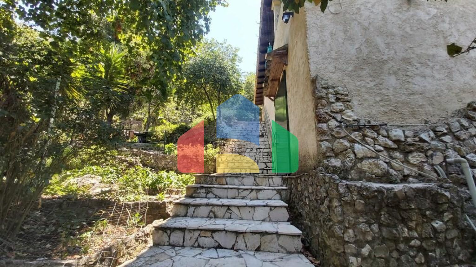 Продажа - Коттедж 105 m² на о. Корфу