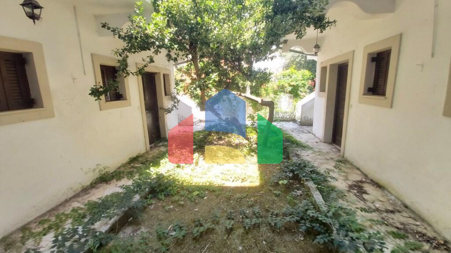 Продаж - Готель 385 m² на о. Корфу