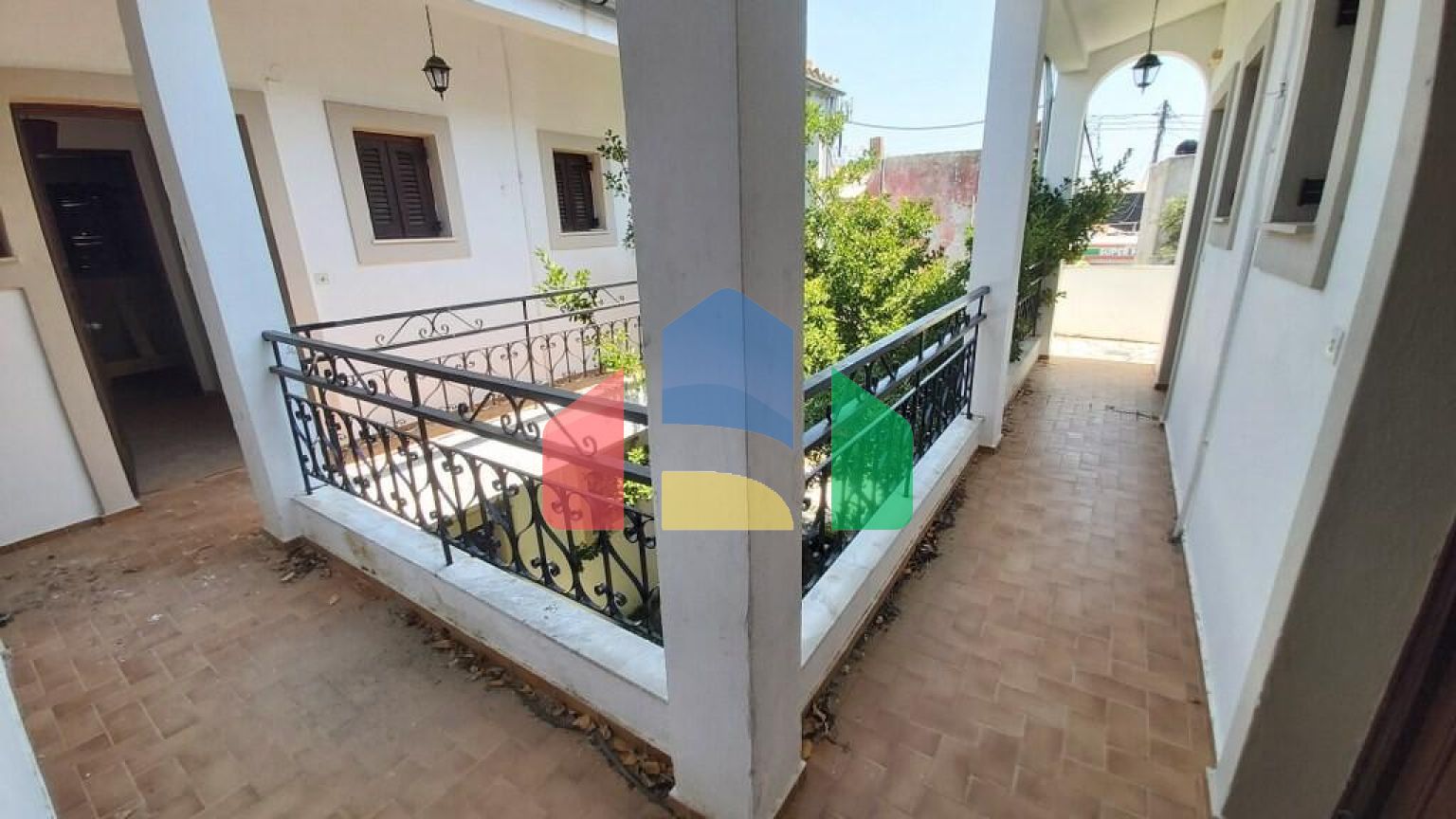 Продаж - Готель 385 m² на о. Корфу