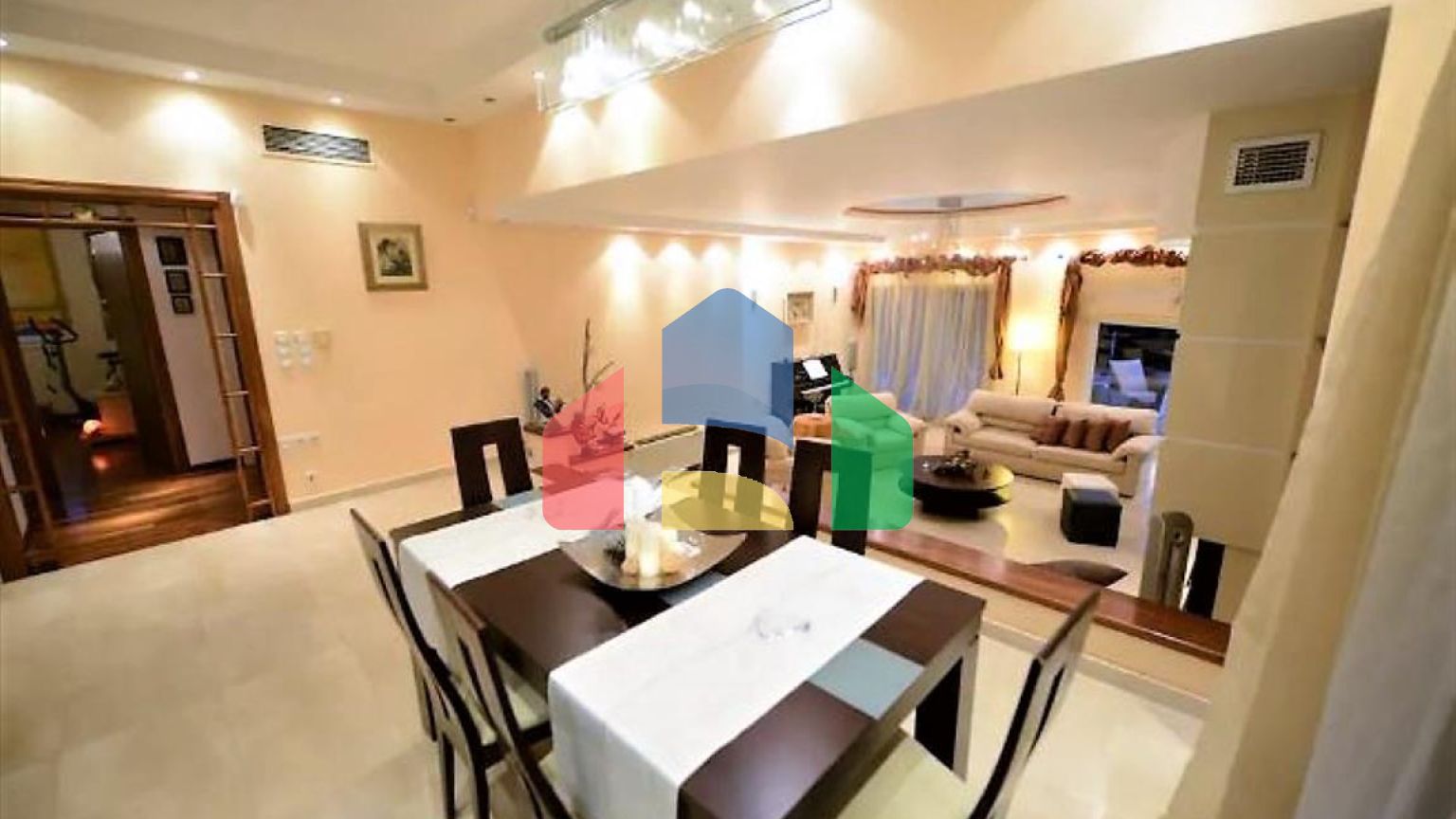 Продаж - Котедж 280 m² на о. Корфу