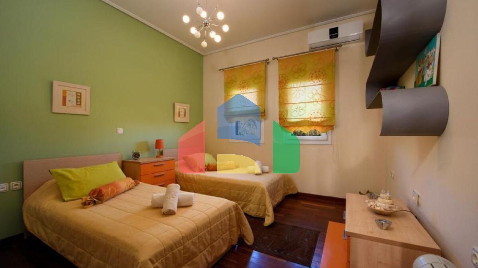 Продаж - Котедж 280 m² на о. Корфу