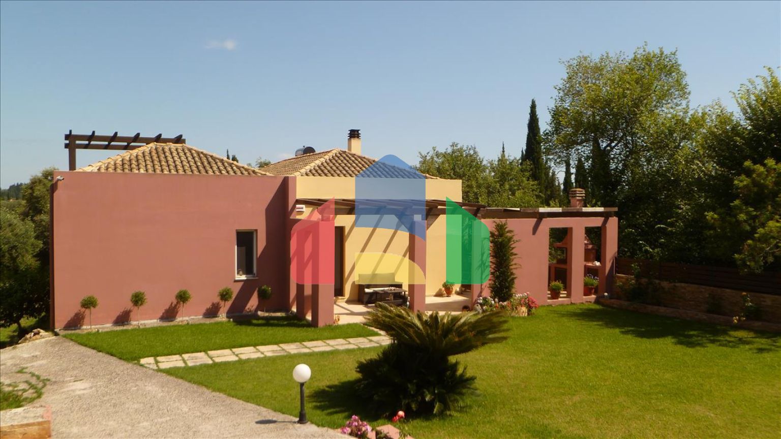 Продаж - Котедж 280 m² на о. Корфу