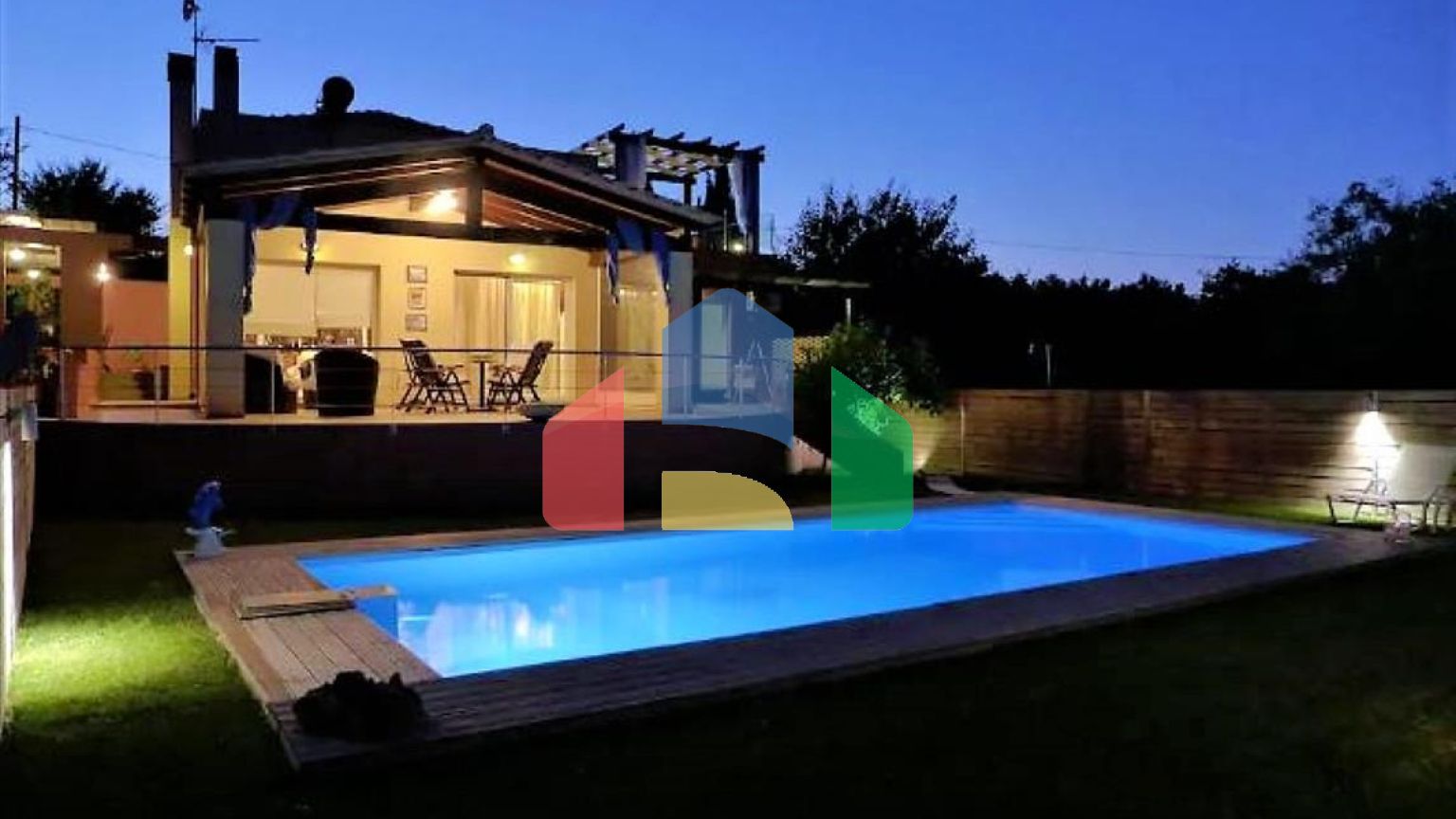 Продаж - Котедж 280 m² на о. Корфу