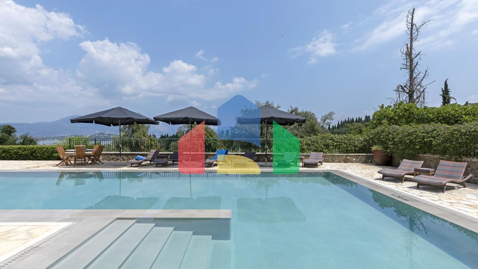 Продаж - Вілла 350 m² на о. Корфу