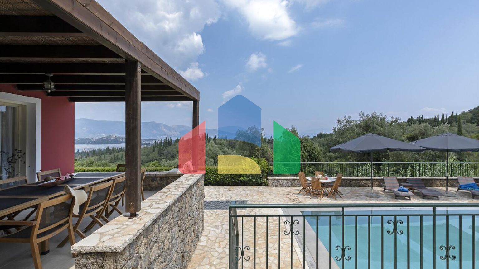 Продаж - Вілла 350 m² на о. Корфу