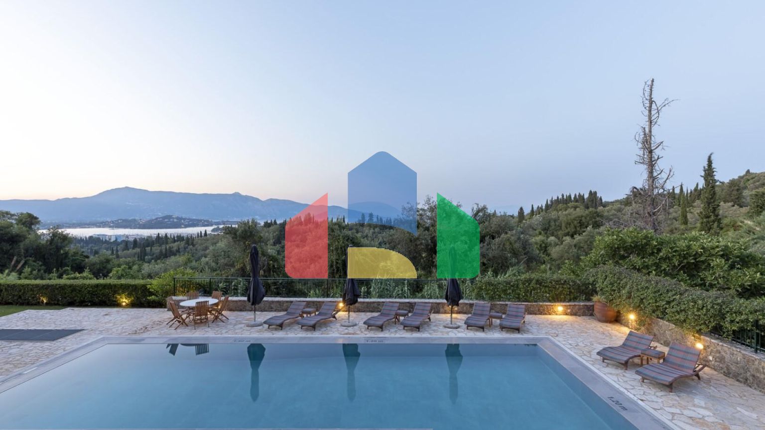 Продаж - Вілла 350 m² на о. Корфу