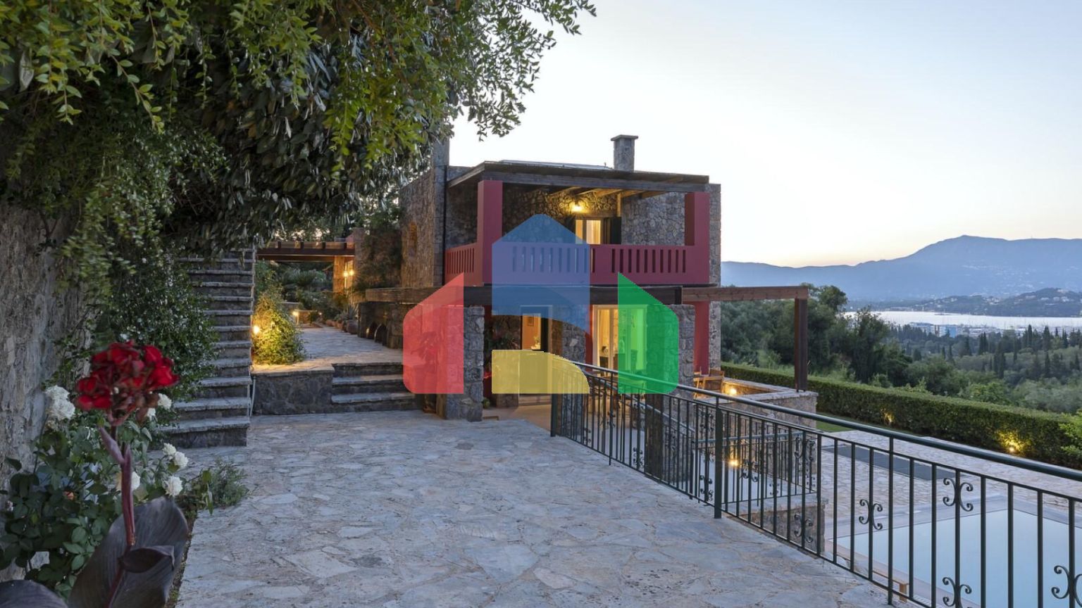 Продаж - Вілла 350 m² на о. Корфу