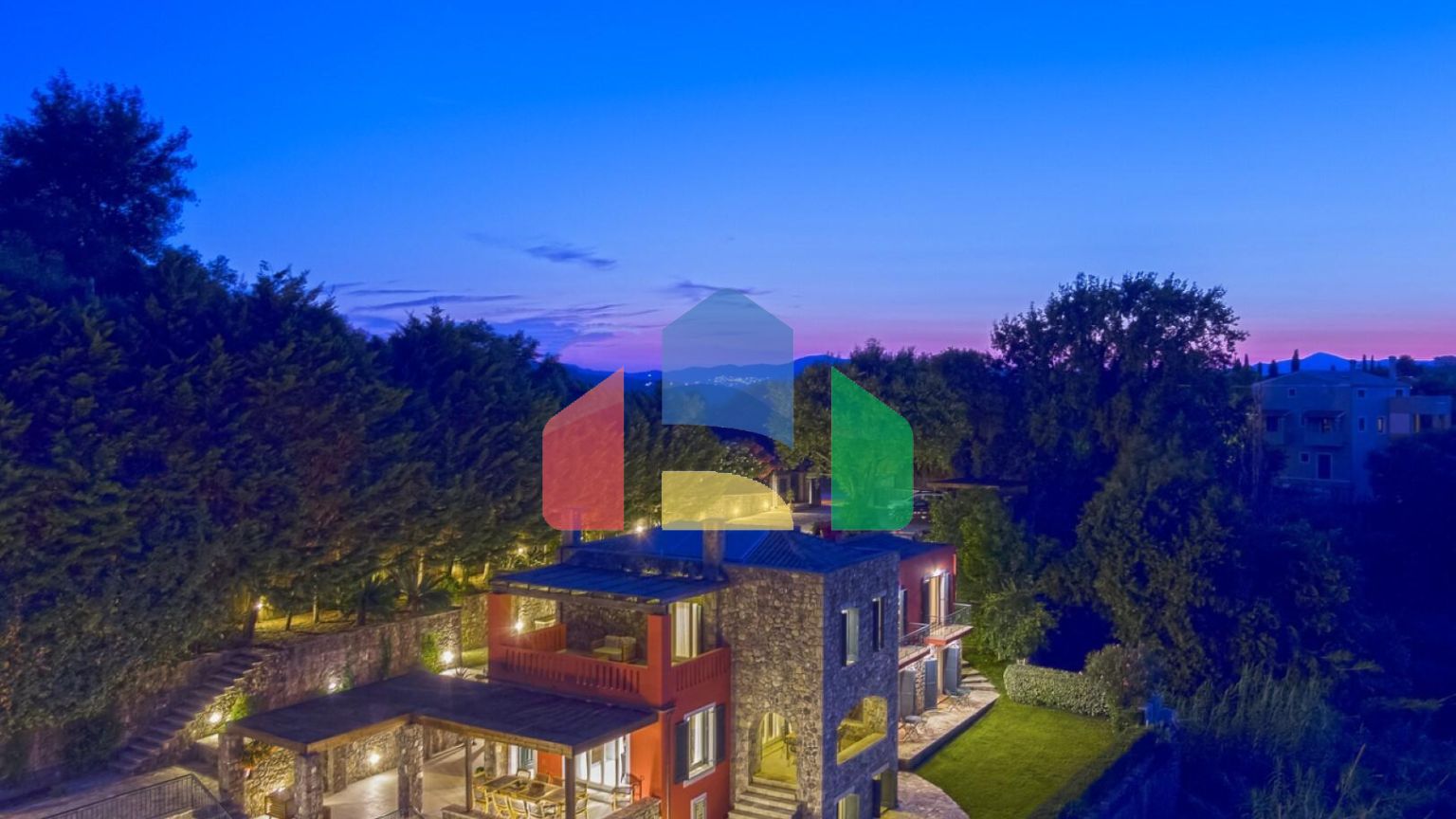 Продаж - Вілла 350 m² на о. Корфу