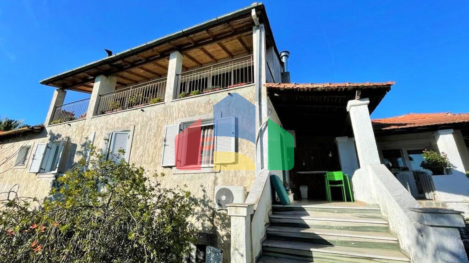 Продаж - Котедж 450 m² на о. Корфу