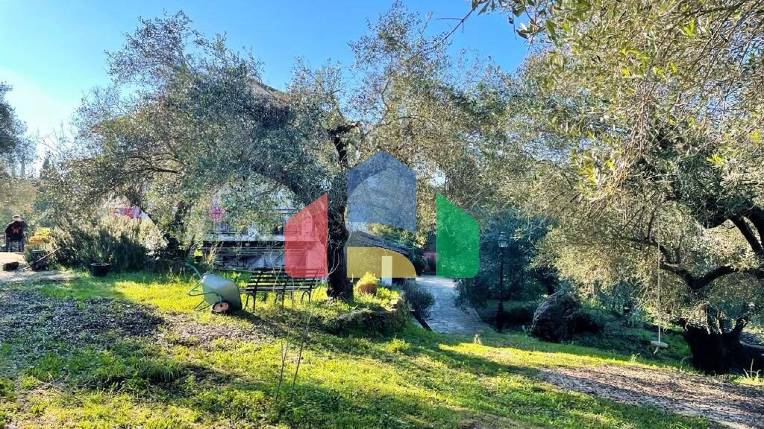 Продаж - Котедж 450 m² на о. Корфу