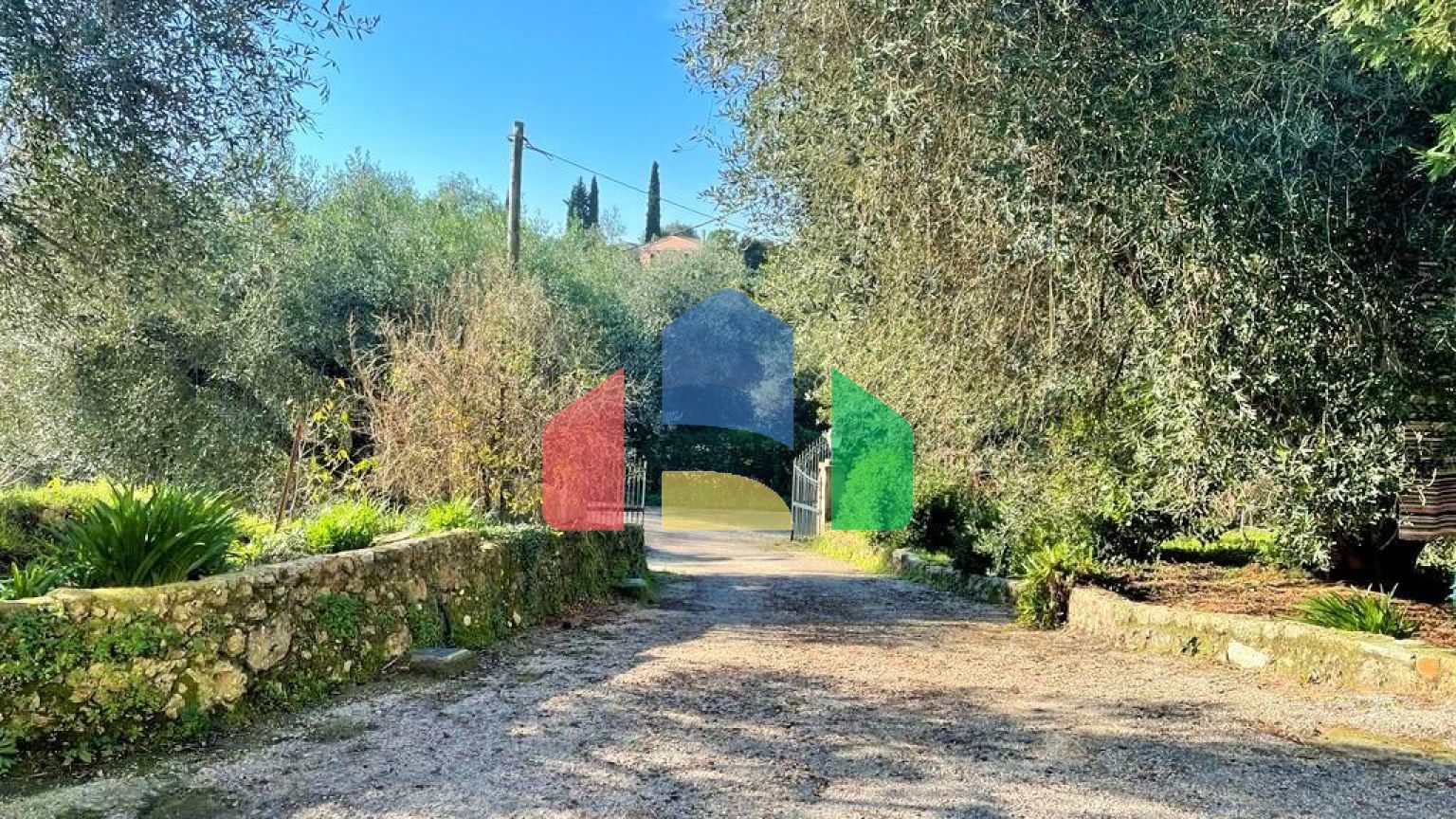 Продаж - Котедж 450 m² на о. Корфу