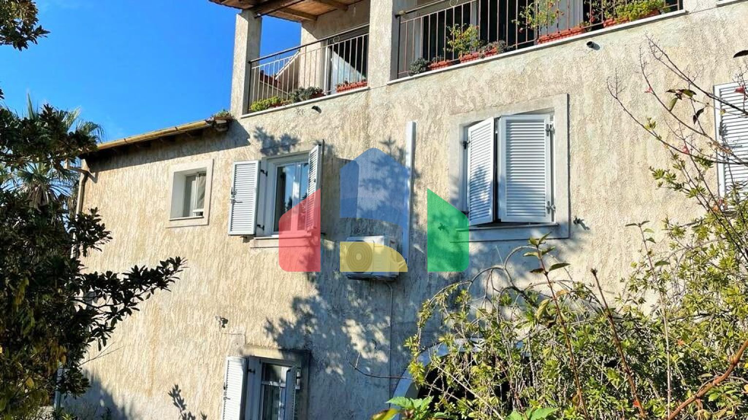 Продаж - Котедж 450 m² на о. Корфу