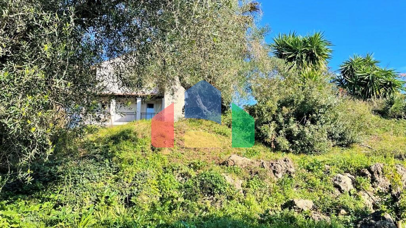 Продаж - Котедж 450 m² на о. Корфу