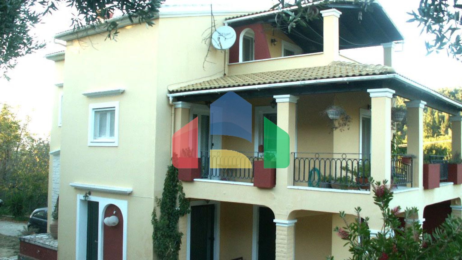 Продажа - Коттедж 218 m² на о. Корфу