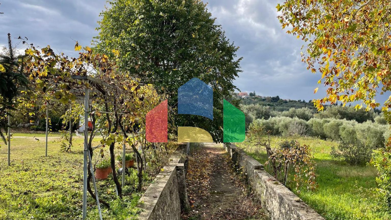 Продажа - Коттедж 166 m² на о. Корфу