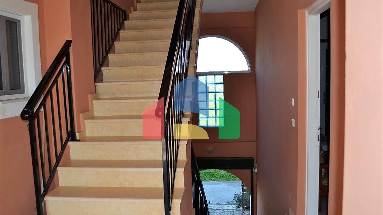 Продаж - Готель 600 m² на о. Корфу