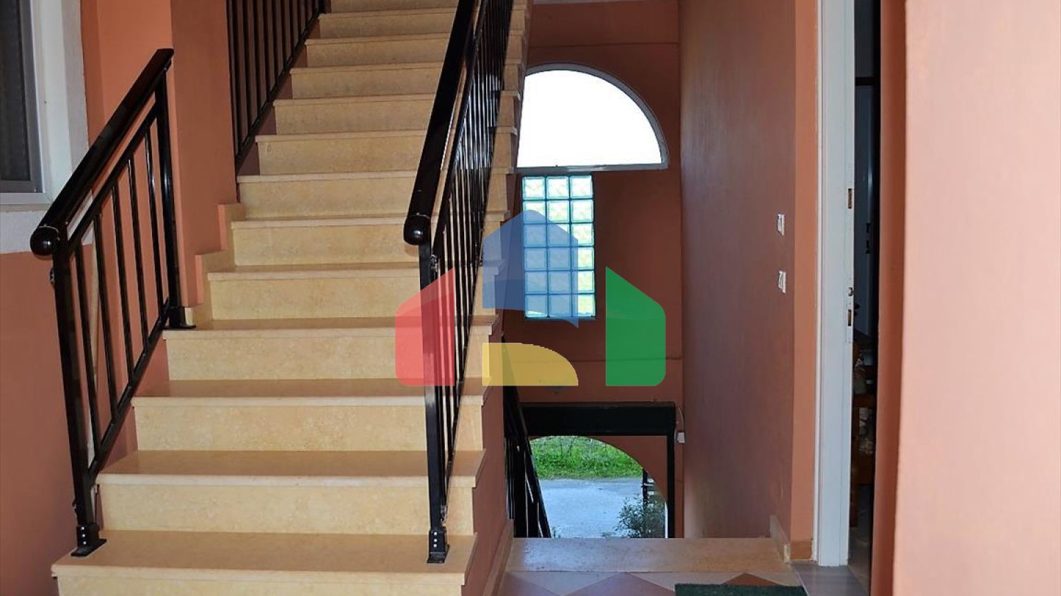 Продаж - Готель 600 m² на о. Корфу