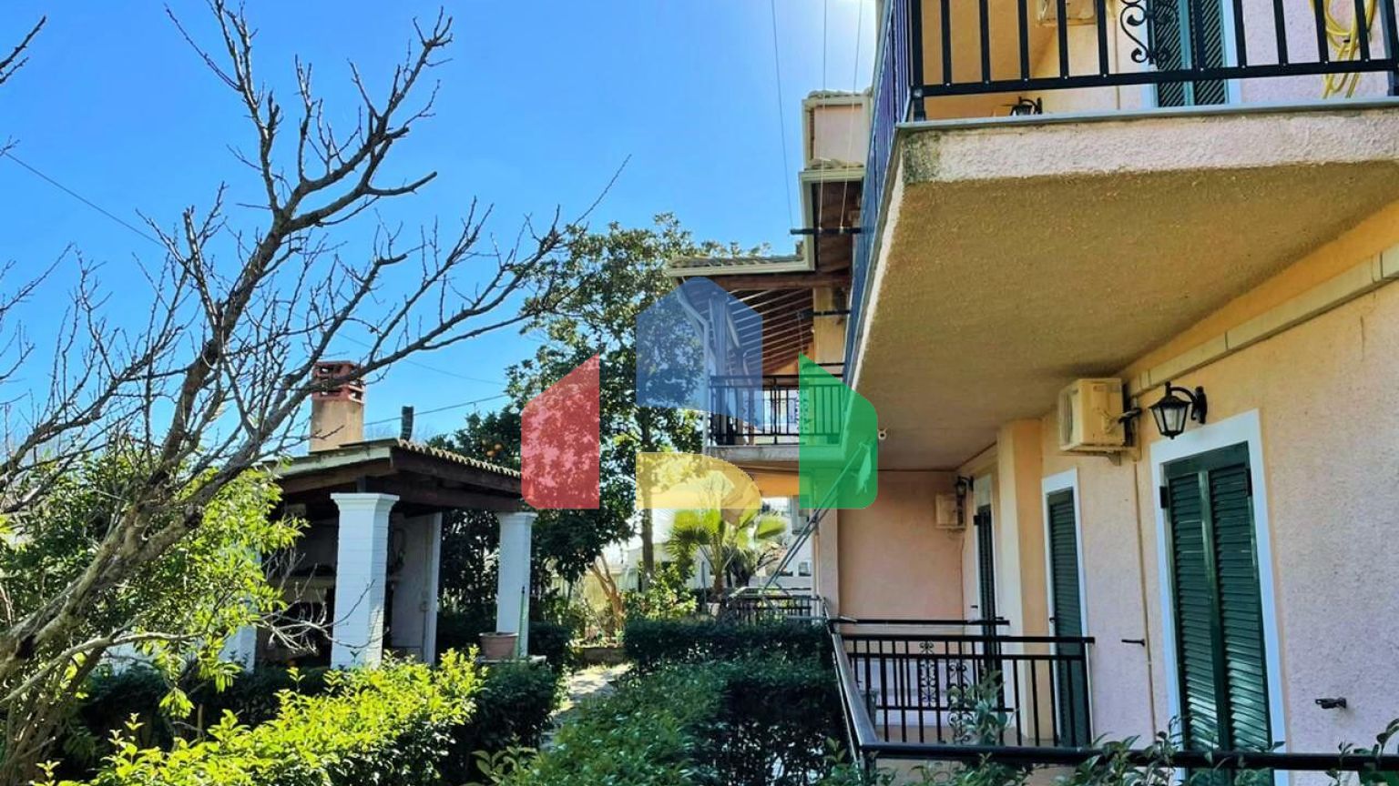 Продаж - Готель 600 m² на о. Корфу