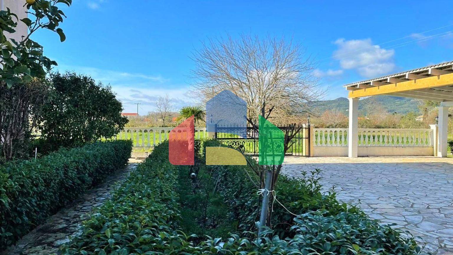 Продаж - Готель 600 m² на о. Корфу